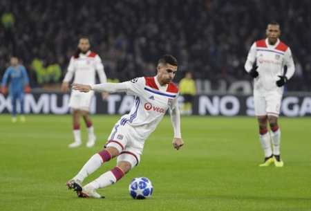 腿部踢水的 腿部踢水的